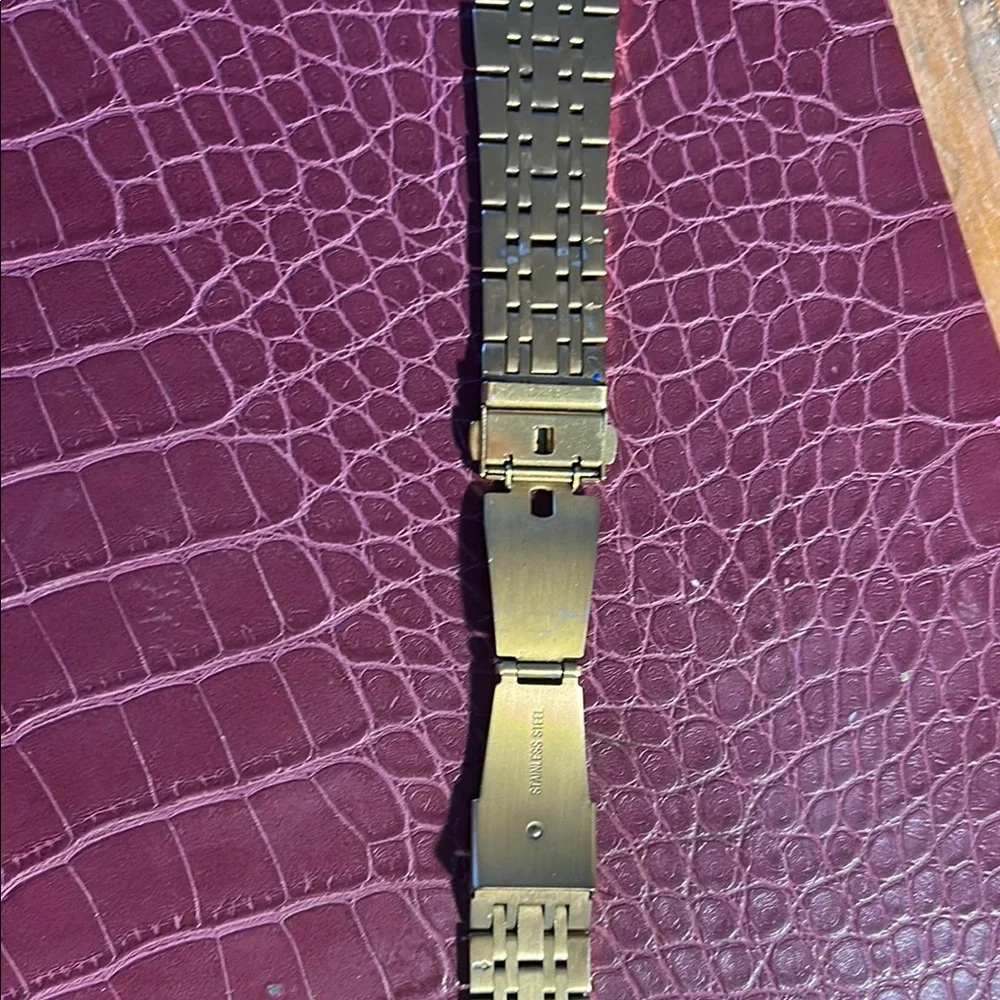 Gold Metal Wristband with Link Pattern